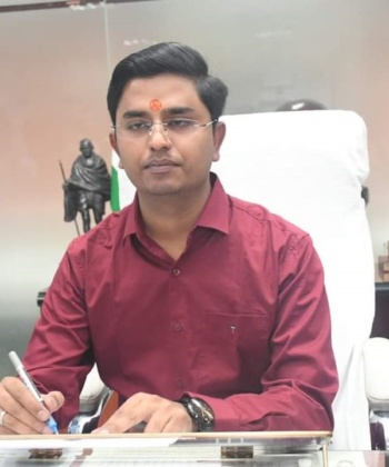 Aman Vaishnav (IAS)